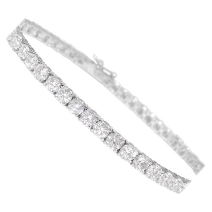 Round Lab-Grown Diamond Classic Tennis Bracelet