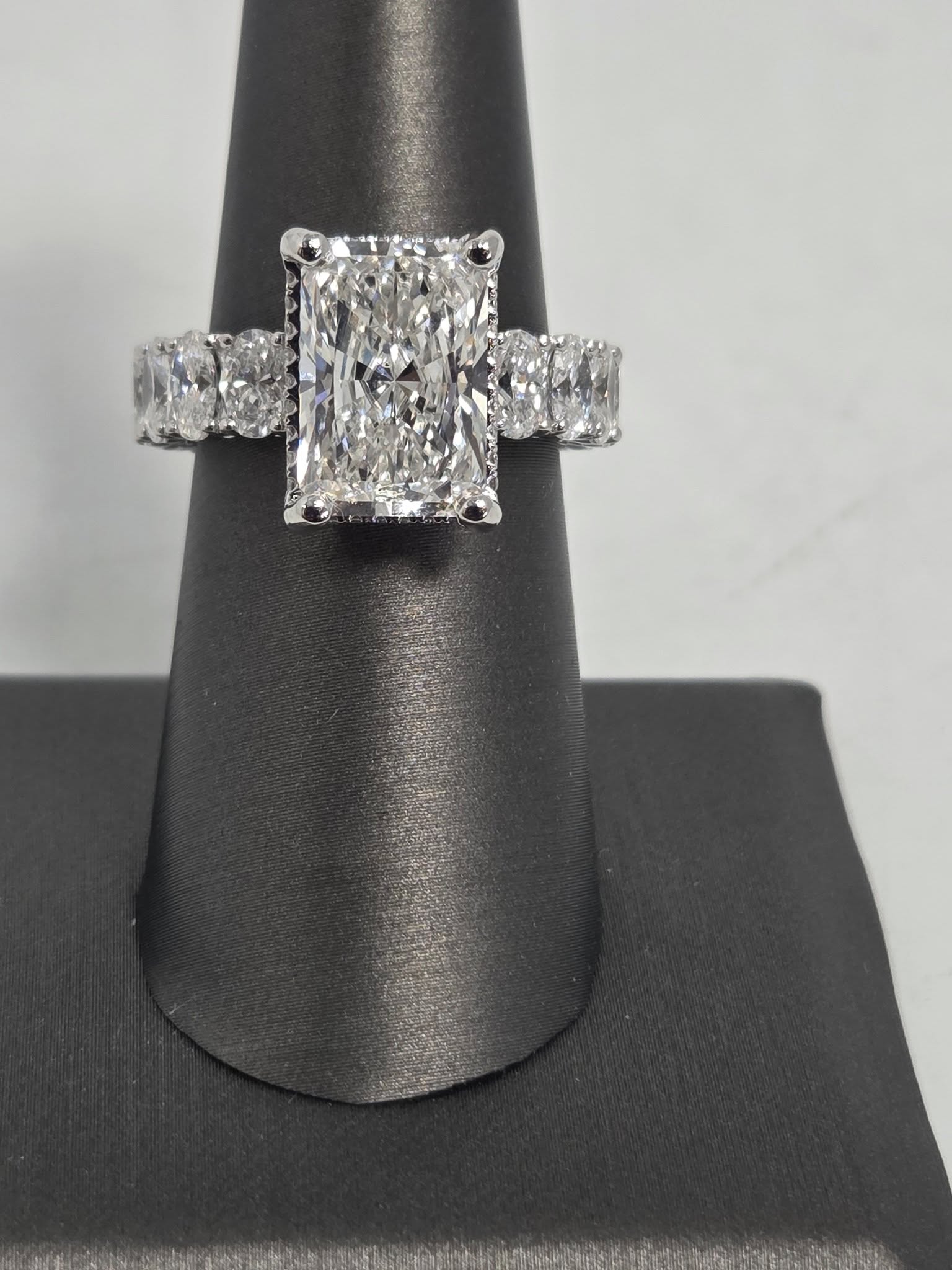 496156171_24305551672375334_8508732941870957314_n Engagement Ring 8.1/4 ctw - Image 1