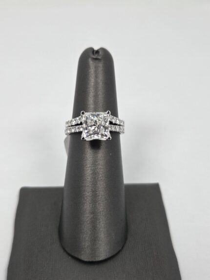 Engagement Ring 4.1/5 ctw