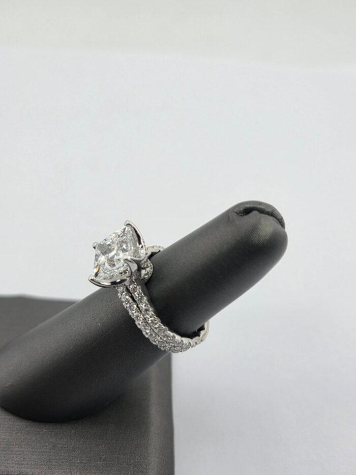 Engagement Ring 4.1/5 ctw - Image 2