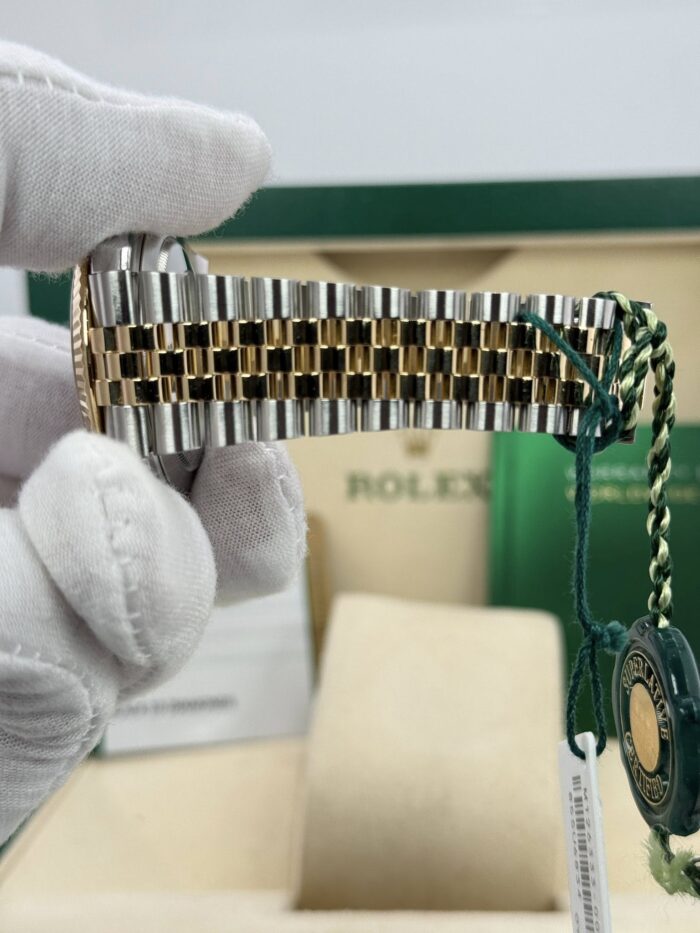 Rolex 41mm 18k two tone DateJust  - Image 3