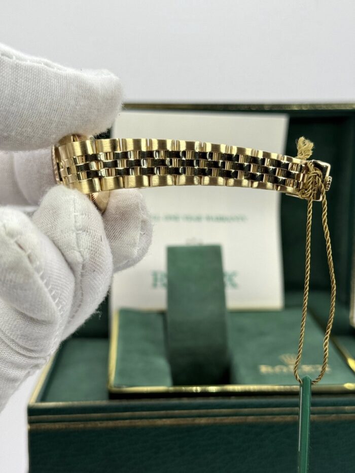 Ladies 26mm solid 14k gold OP - Image 3