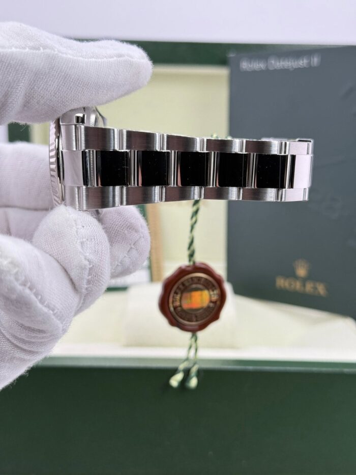Rolex 41mm 18k Datejust  - Image 3