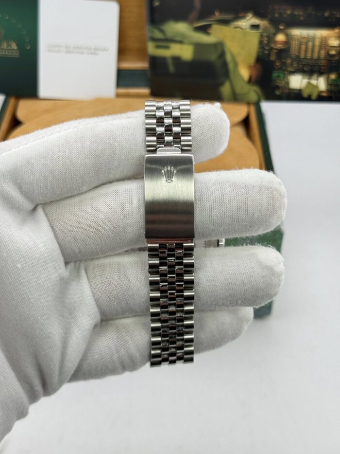 Rolex 40mm GMT Master II pepsi  - Image 3