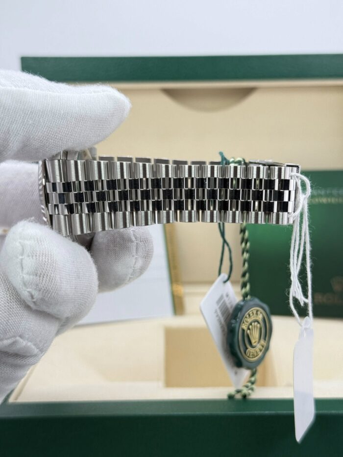 Rolex 41mm 18k Datejust  - Image 3