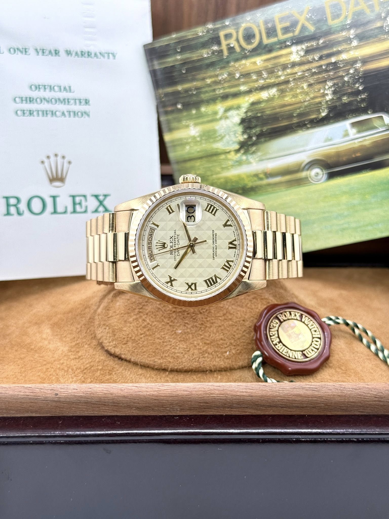 594960324_854513207329489_3586662055754573496_n Rolex 36mm 18k Gold Day Date President - Image 1